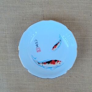 Vintage Japanese Flower-Shaped Bowl With Koi Fish Gold Trim Marked Hasshu-Gama